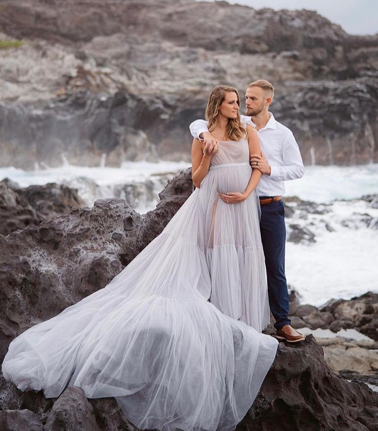 maternity dress rental Dream Gown | Liylah Some signs of wear 5 Elegant Maternity Dress Rentals